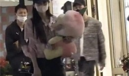 狗仔最新爆料明星孩子,明星萌娃成长记，萌态百出引网友热议